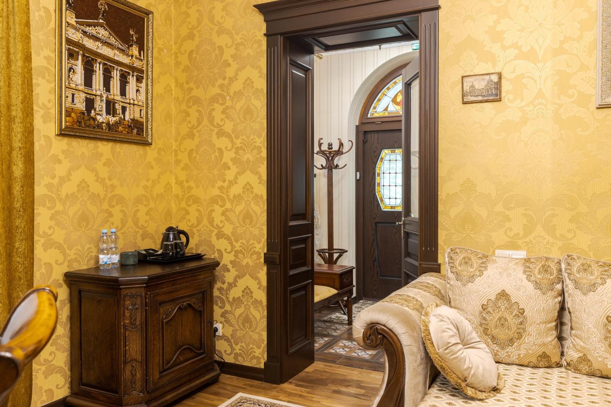 Luxury Boutique Andreevskiy Lviv Buitenkant foto