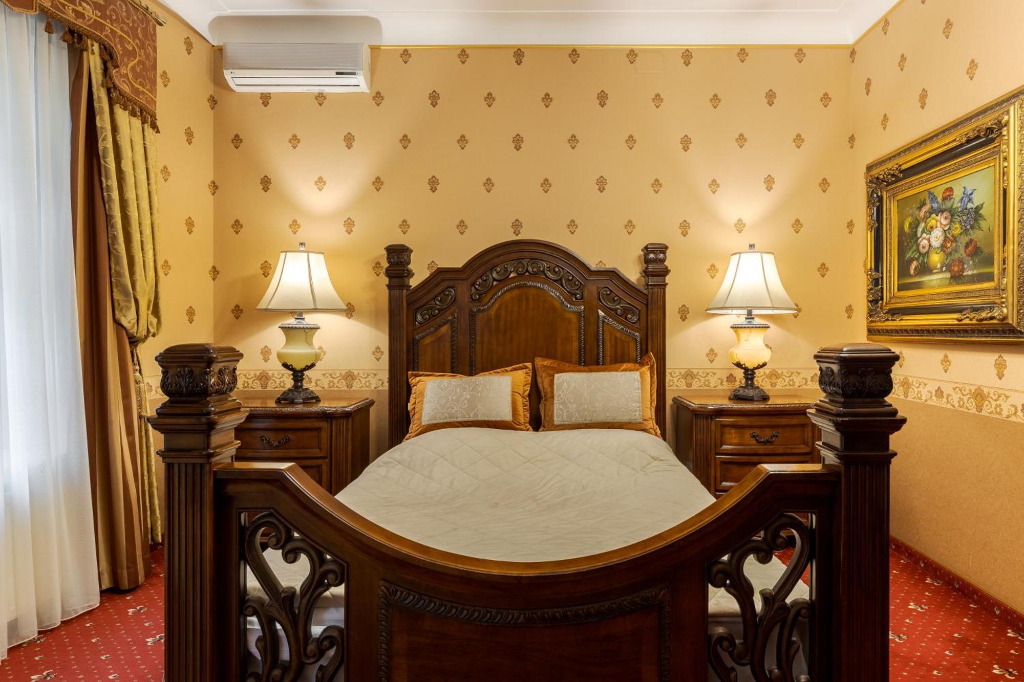 Luxury Boutique Andreevskiy Lviv Buitenkant foto