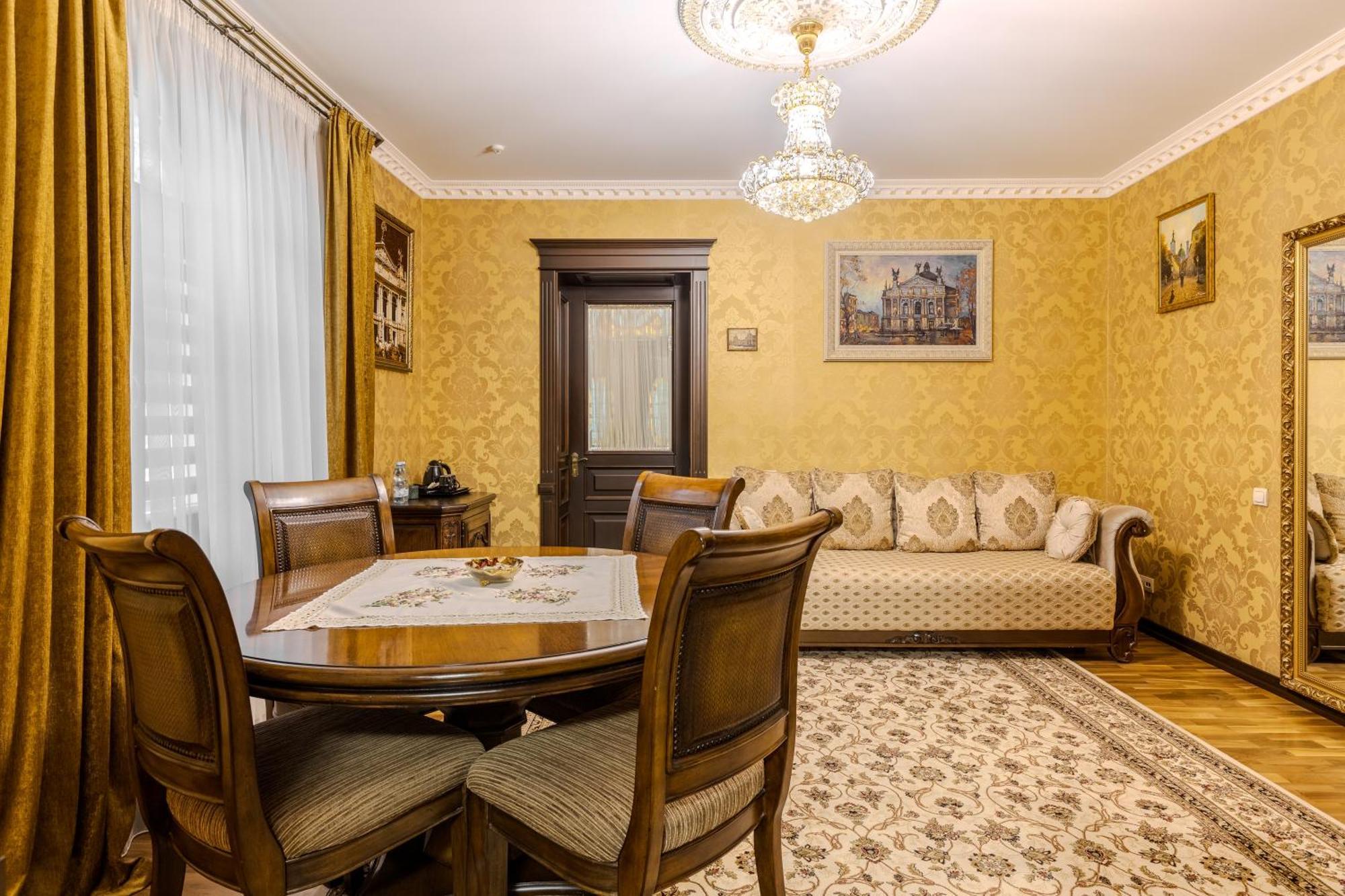 Luxury Boutique Andreevskiy Lviv Buitenkant foto